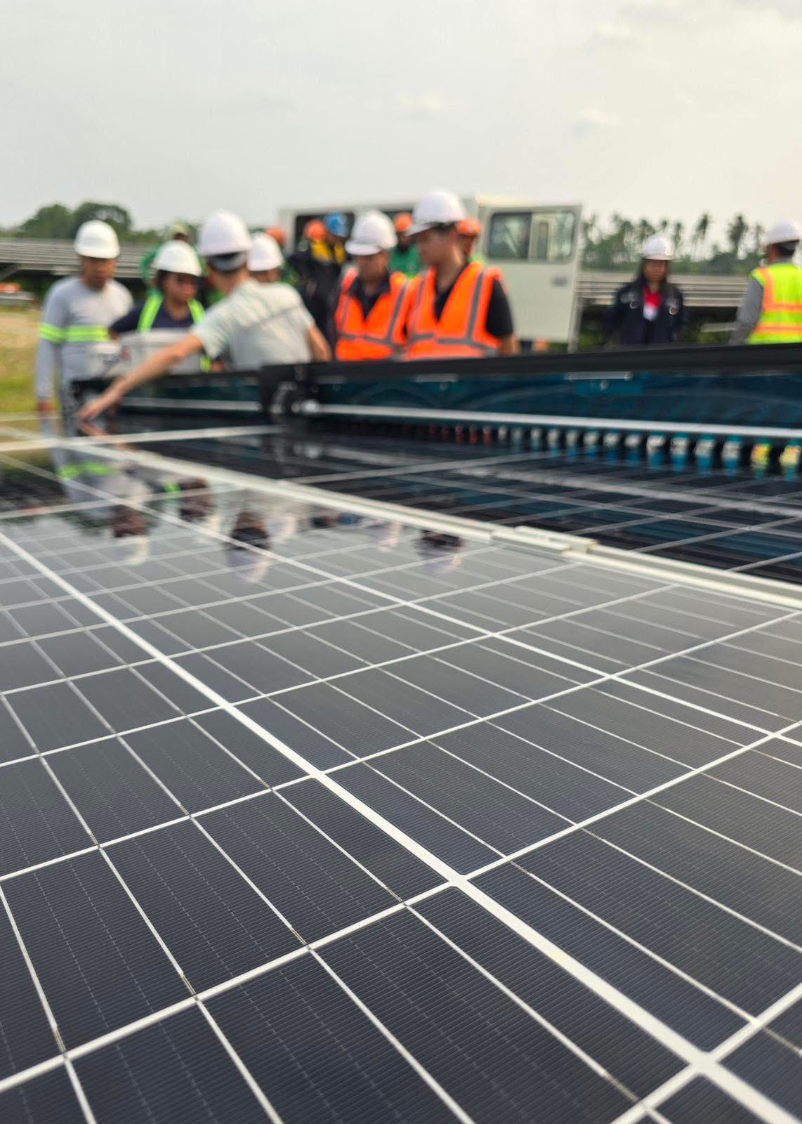 Clean 7X Faster Using Solar Panels Cleaning Robots
