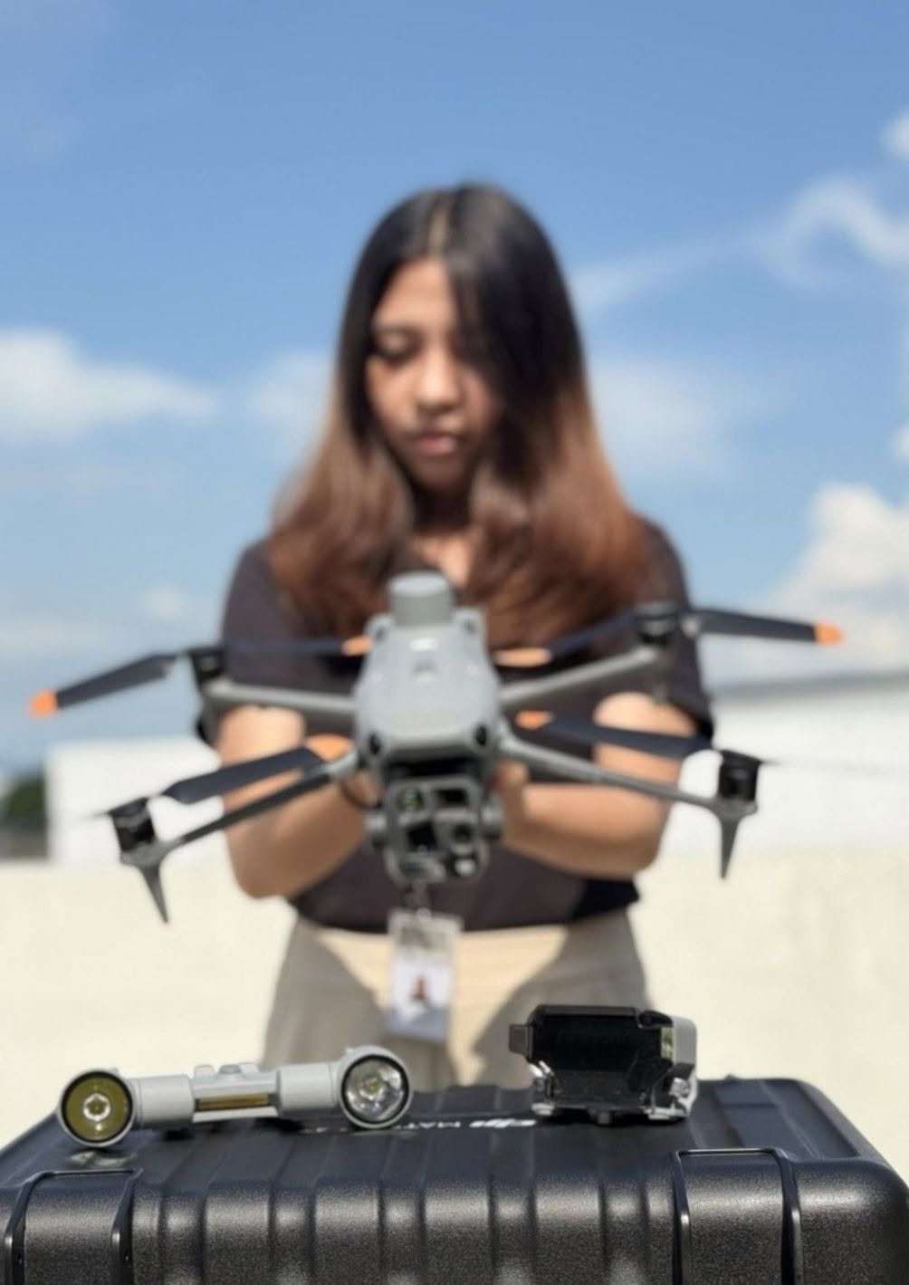 DJI Matrice 4 + AS1 Speaker + AL1 Spotlight
