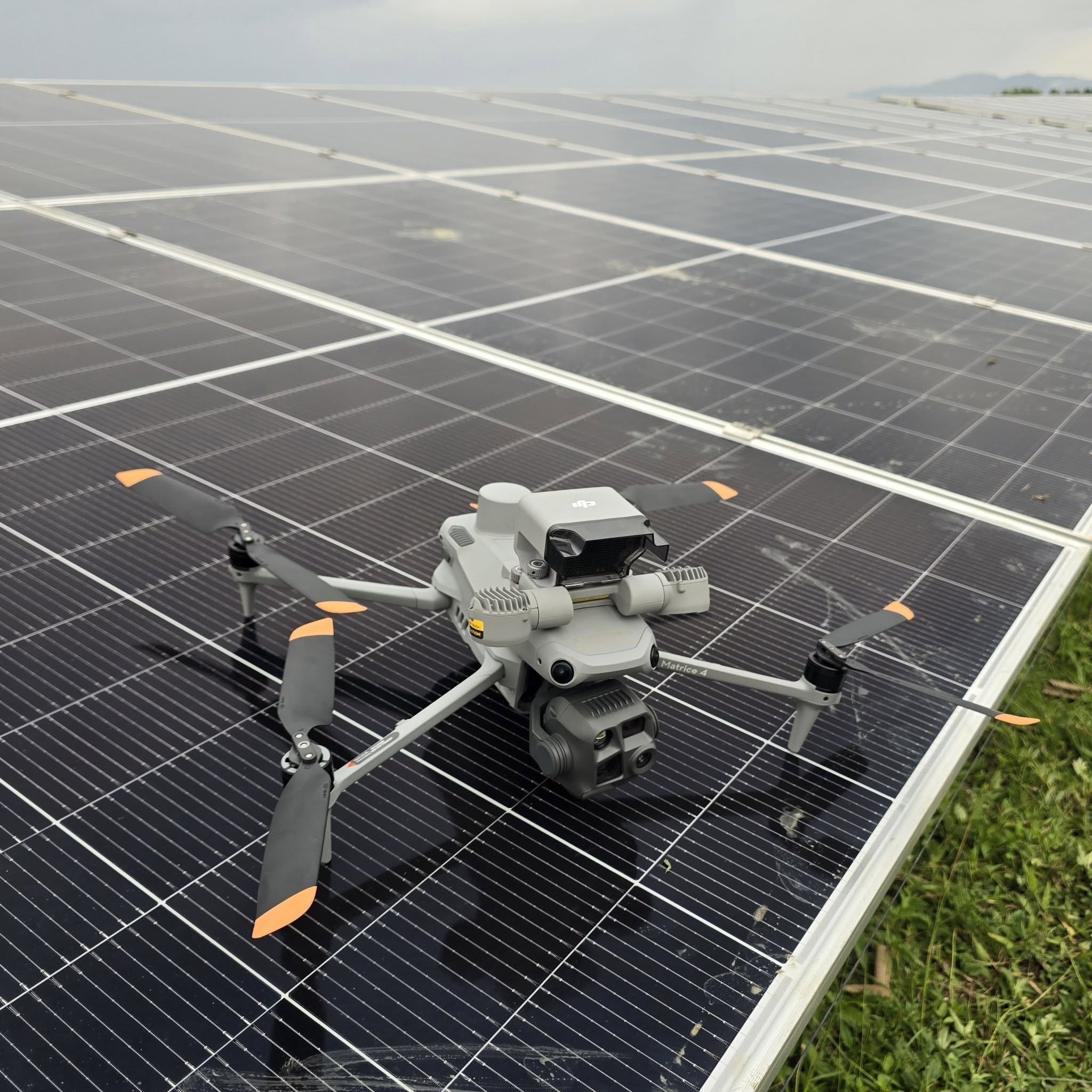 DJI Matrice 4T, Thermal Drone for Renewables